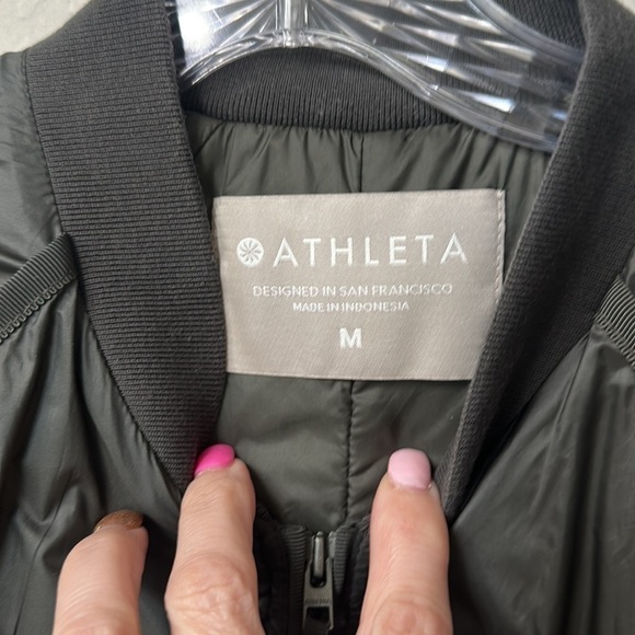 Athleta green summit insulated parka size medium. - Picture 4 of 16